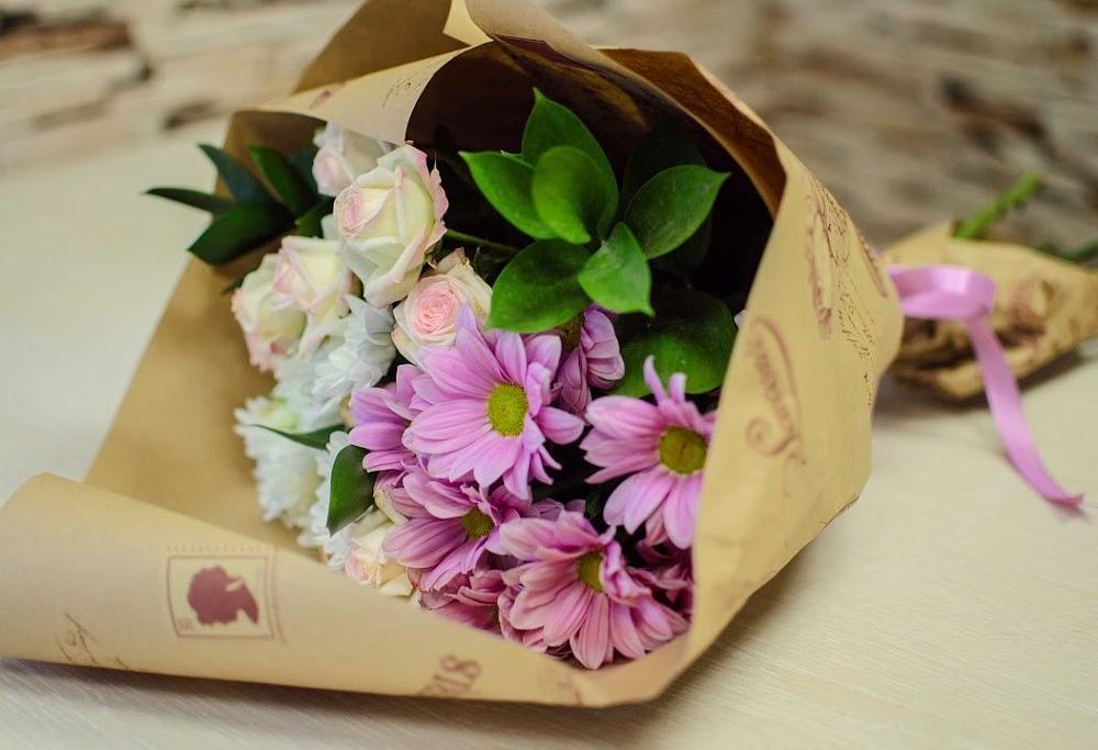 Букет цветов из: Розы и Хризантемы в Николаевской Республики Северная Осетия-Алания