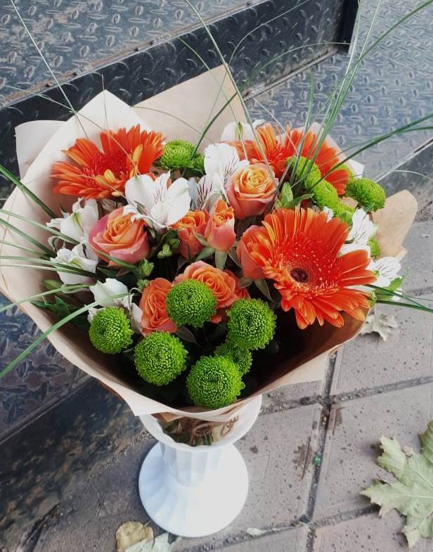 Букет цветов из: Герберы, Хризантемы, Альстромерии и Розы в Николаевской Республики Северная Осетия-Алания