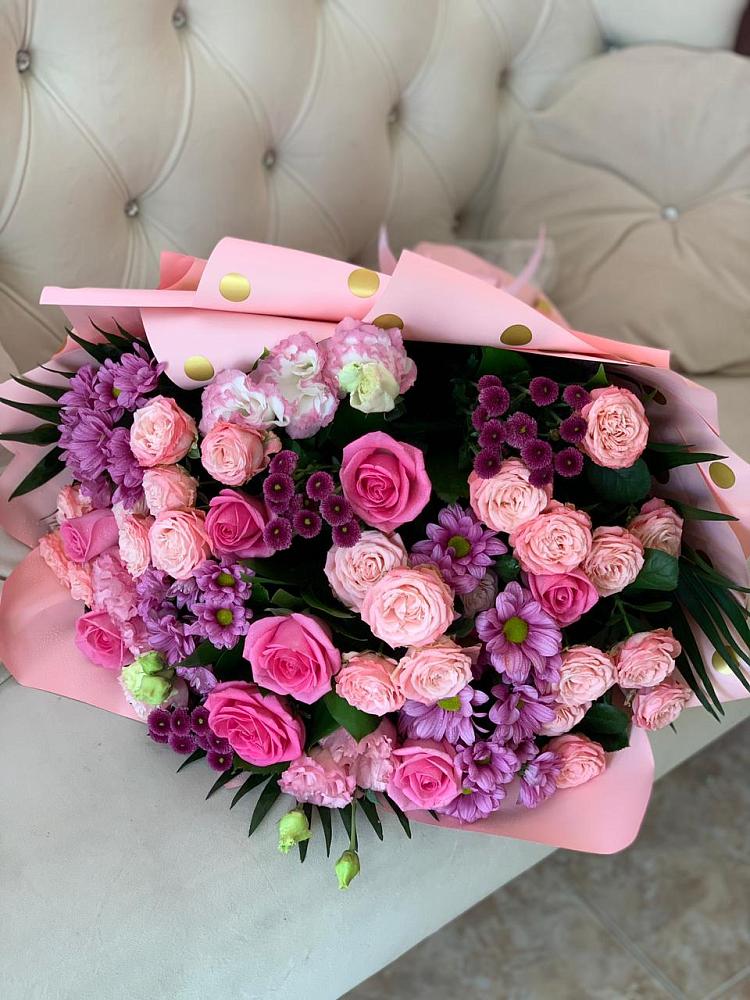 Букет цветов из: Хризантемы, Розы и Лизиантусы в Николаевской Республики Северная Осетия-Алания