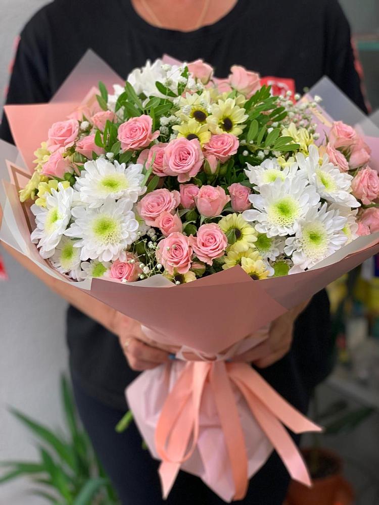 Букет цветов из: Розы и Хризантемы в Николаевской Республики Северная Осетия-Алания