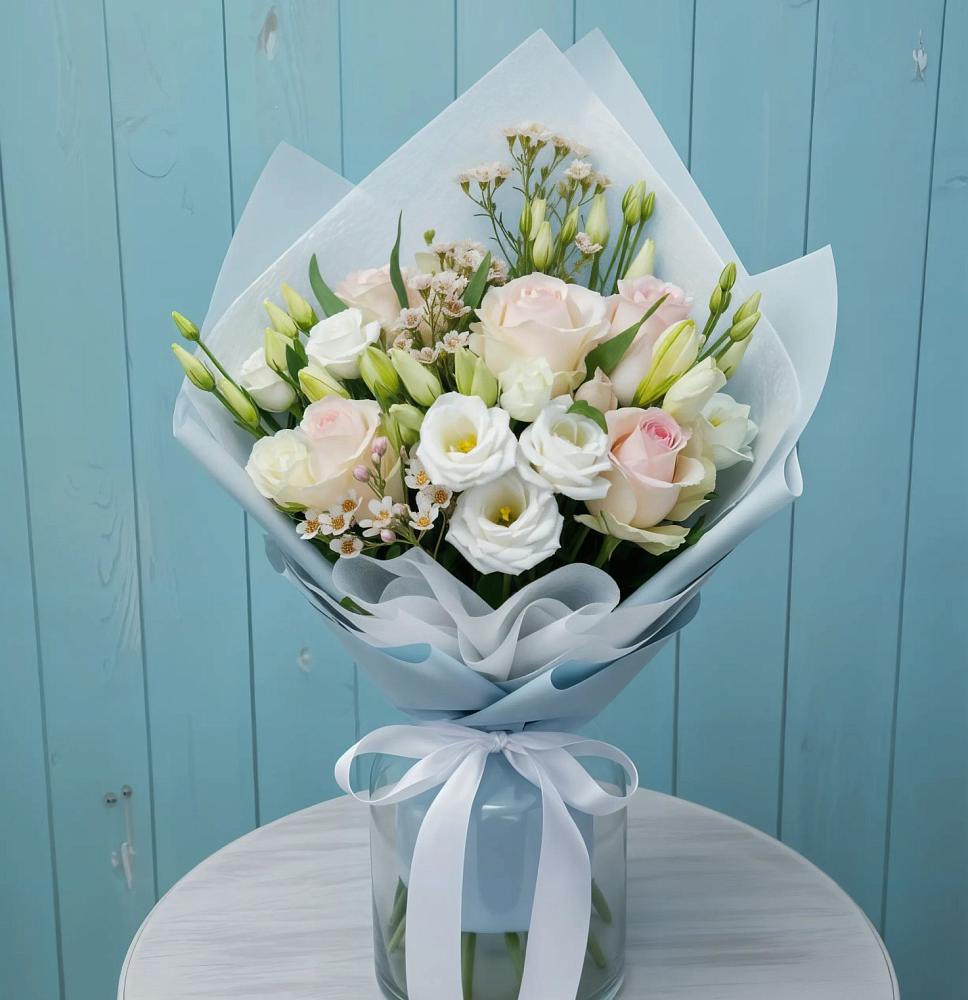 Букет цветов из: Розы и Лизиантусы в Николаевской Республики Северная Осетия-Алания