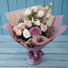 Букет цветов из:  Розы и Лизиантусы в Николаевской Республики Северная Осетия-Алания