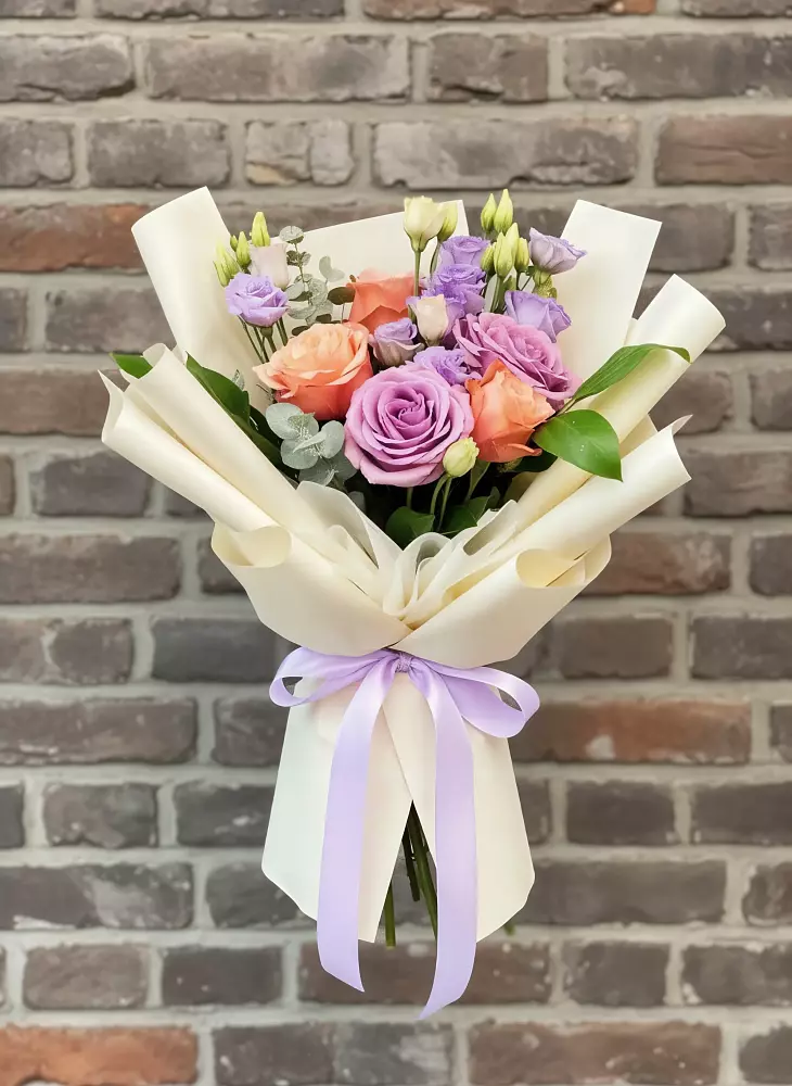 Букет цветов из: Лизиантусы и Розы в Николаевской Республики Северная Осетия-Алания