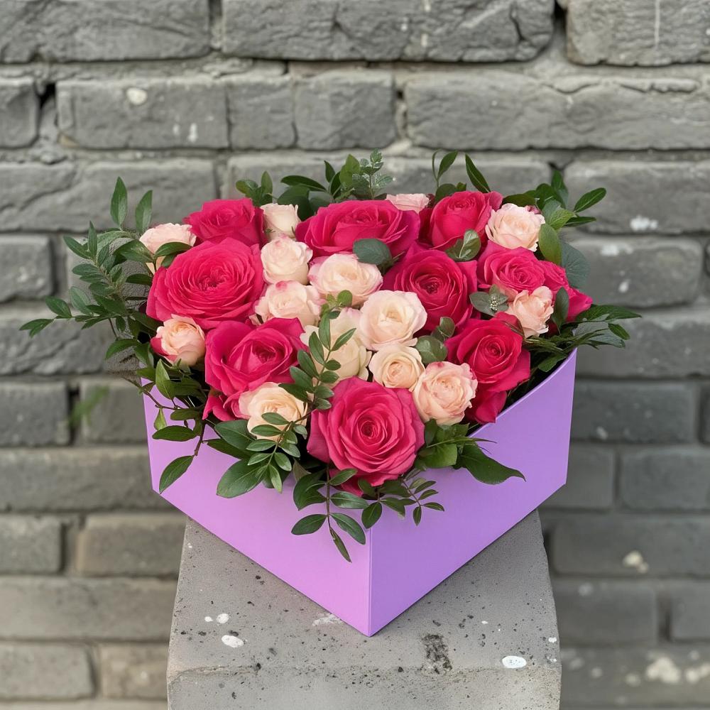 Цветочная композиция из Розы в коробке в Николаевской Республики Северная Осетия-Алания