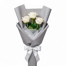 Букет 3 белые розы в Николаевской Республики Северная Осетия-Алания