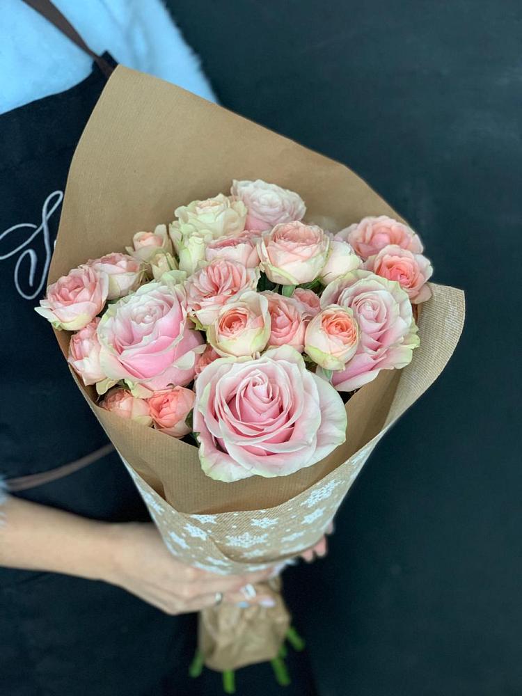 Букет цветов из: Хризантемы и Розы в Николаевской Республики Северная Осетия-Алания