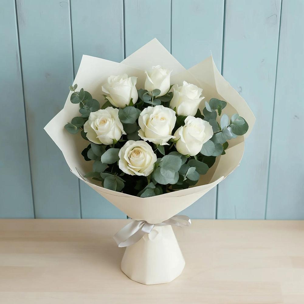 Букет Белые розы в Эвкалипте в Николаевской Республики Северная Осетия-Алания