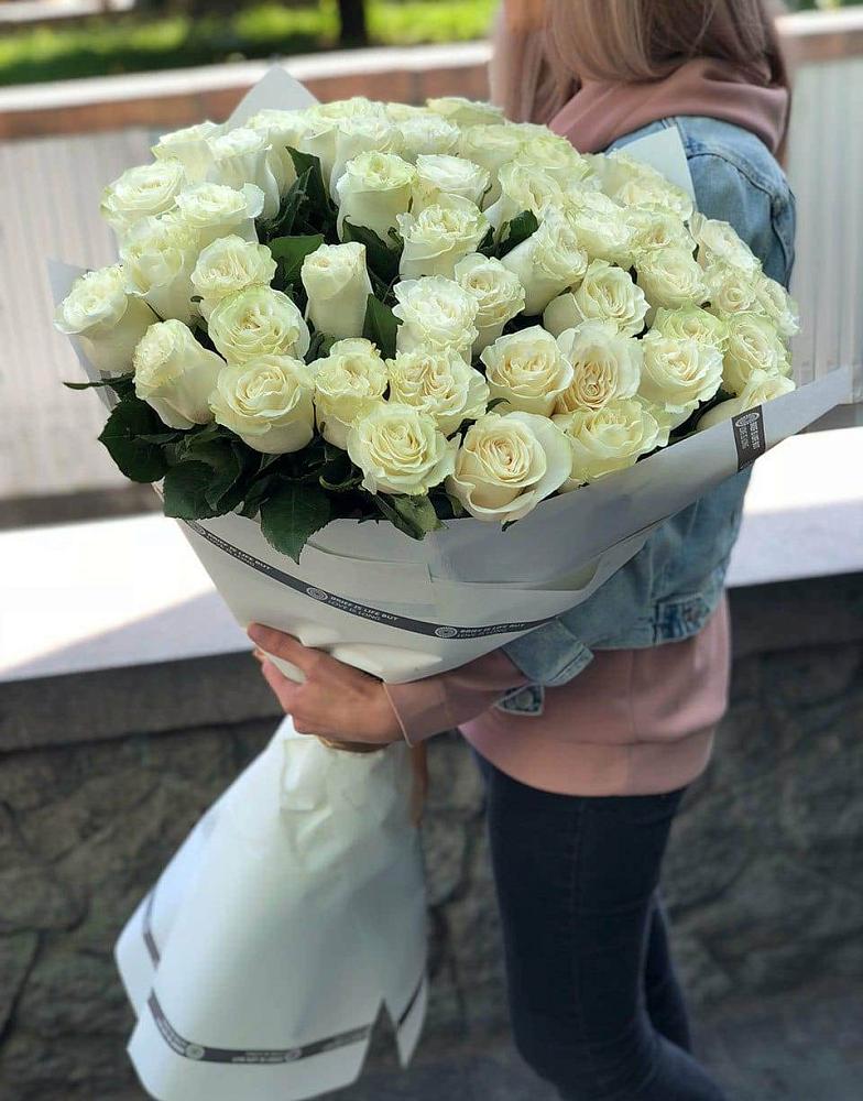 35 Белых роз в Николаевской Республики Северная Осетия-Алания Букет 35 Белых роз в Николаевской Республики Северная Осетия-Алания