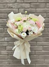Букет цветов из:  Гвоздики, Розы, Лизиантусы и Хризантемы в Николаевской Республики Северная Осетия-Алания