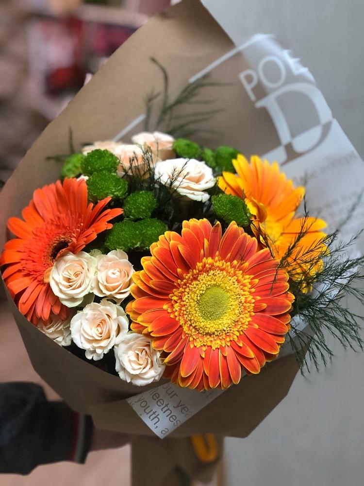 Букет цветов из: Герберы, Хризантемы и Розы в Николаевской Республики Северная Осетия-Алания