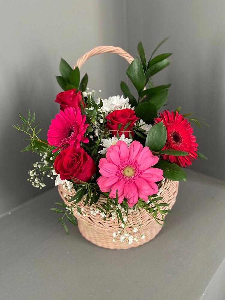 Цветочная композиция из Розы, Хризантемы и Герберы в корзине в Николаевской Республики Северная Осетия-Алания