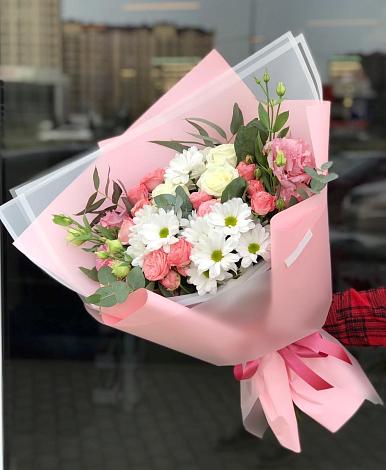 Букет цветов из: Розы, Лизиантусы и Хризантемы в Николаевской Республики Северная Осетия-Алания