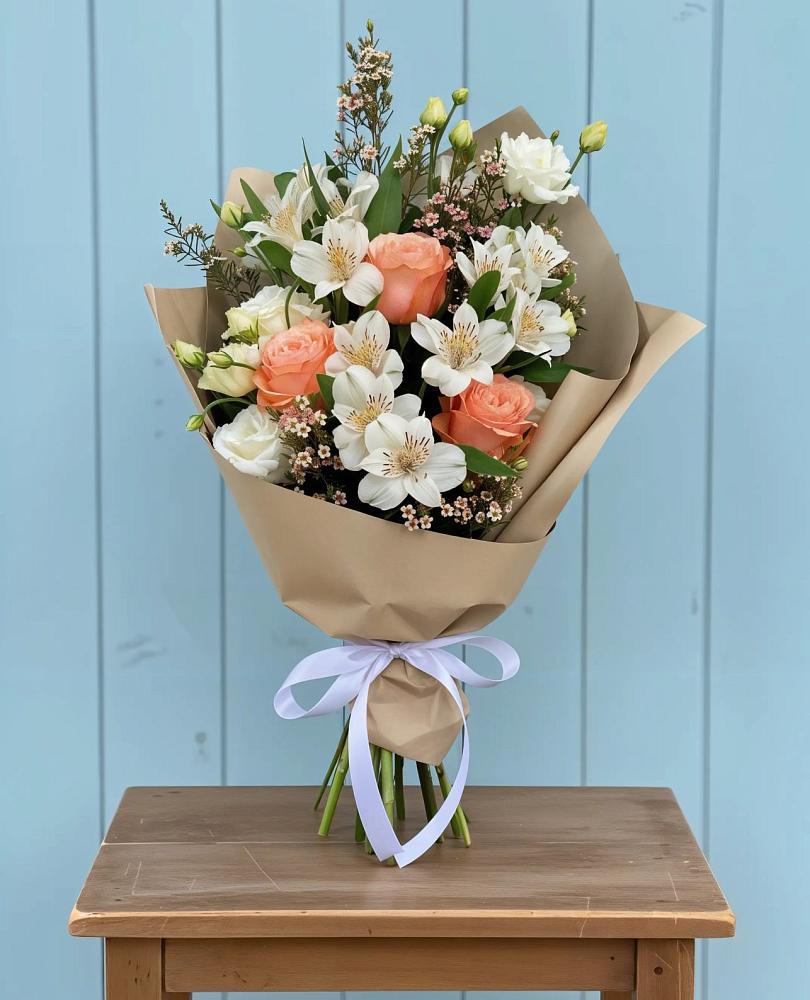 Букет цветов из: Альстромерии, Лизиантусы, Розы и Хризантемы в Николаевской Республики Северная Осетия-Алания