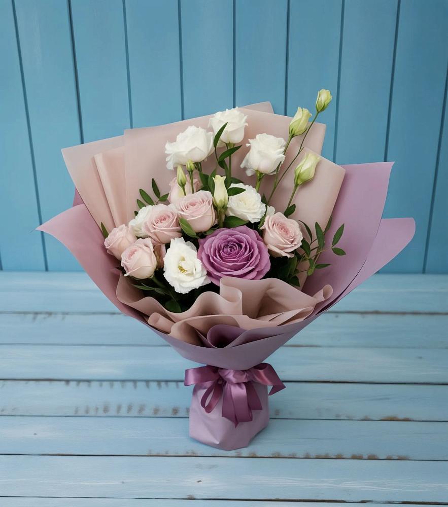 Букет цветов из: Розы и Лизиантусы в Николаевской Республики Северная Осетия-Алания